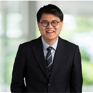 Photo of Edward T. Kim